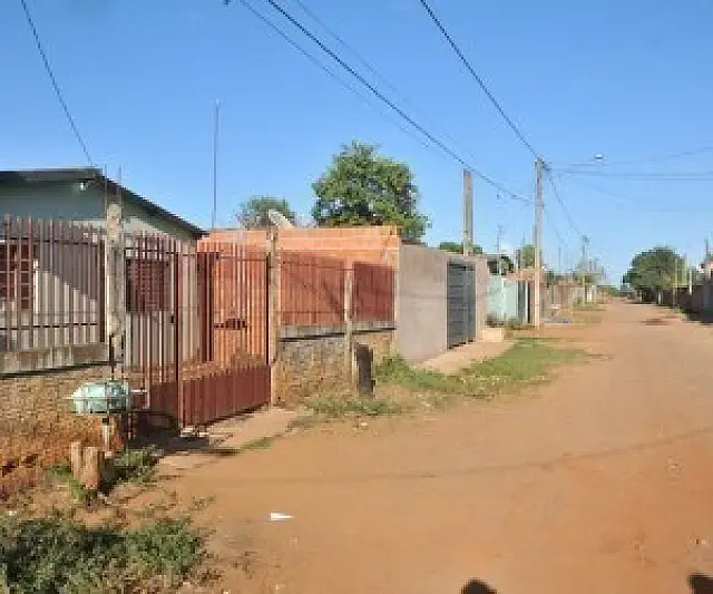 Homem mata atual marido da ex com seis facadas ao entregar filhos