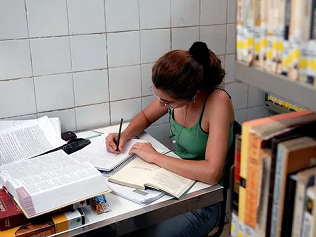 Mais de 70% das escolas públicas não têm biblioteca