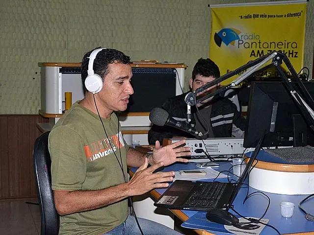 Ronaldo Regis estreou “Na Mira” na Rádio AM 710 Pantaneira superando a expectativa