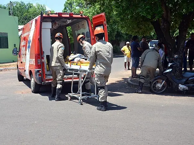 Mulher de 55 anos é socorrida com suspeita de fratura após acidente em Aquidauana