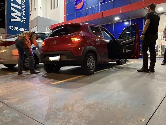 Delegado-Geral da PC atira em pneus de carro de mulher