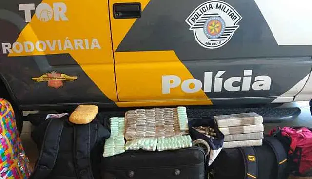 Passageiros que saíram de Corumbá são presos em SP com carga de cocaína em ônibus