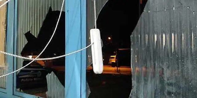 Mulher é presa depois de quebrar janelas do quartel da PM em Sidrolândia