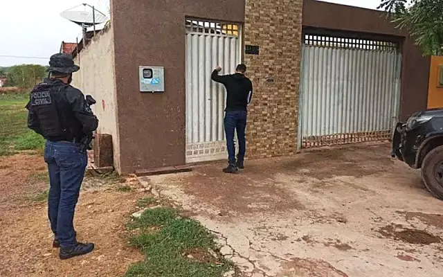 Preso homem que atropelou e esfaqueou "amante" da ex-esposa