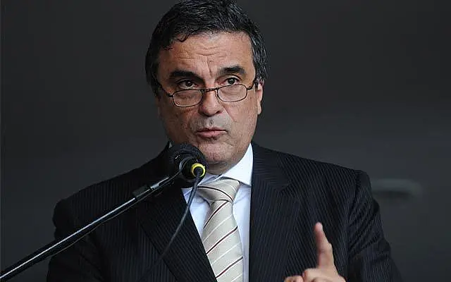 Dilma não será investigada porque não há indícios contra ela, destaca Cardozo