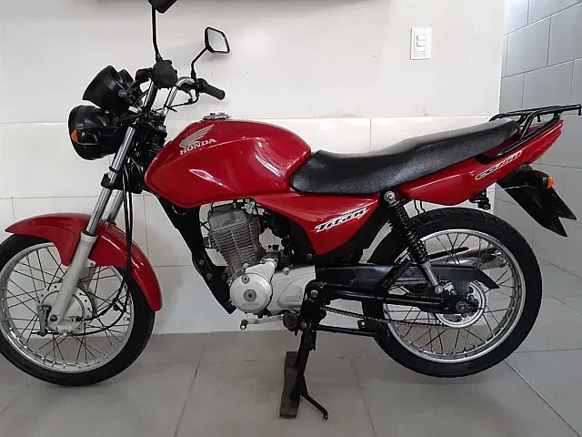 Jovem deixa moto destravada na frente de casa e veículo é furtado