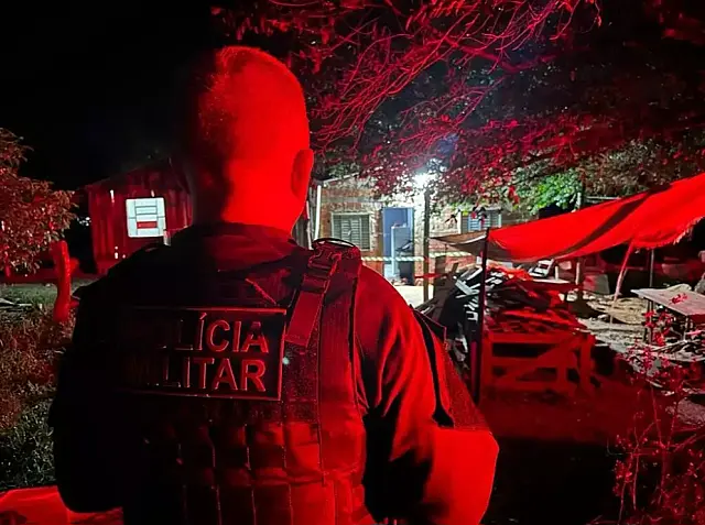 Dois jovens são executados com 10 tiros em imóvel na Vila Angélica