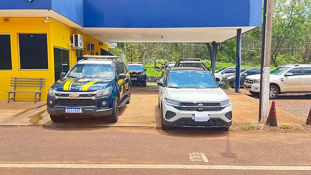 Carro de luxo furtado é recuperado na BR-262