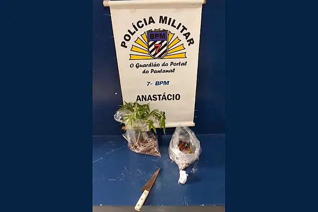 Homem é preso por agredir esposa e ameaçar PMs em Anastácio