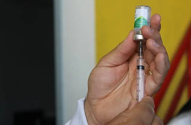SES amplia público-alvo para imunização com a vacina hexavalente