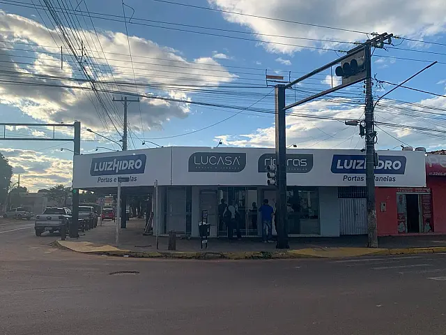 LuizHidro inaugura nova loja especializada em portas e janelas em Anastácio