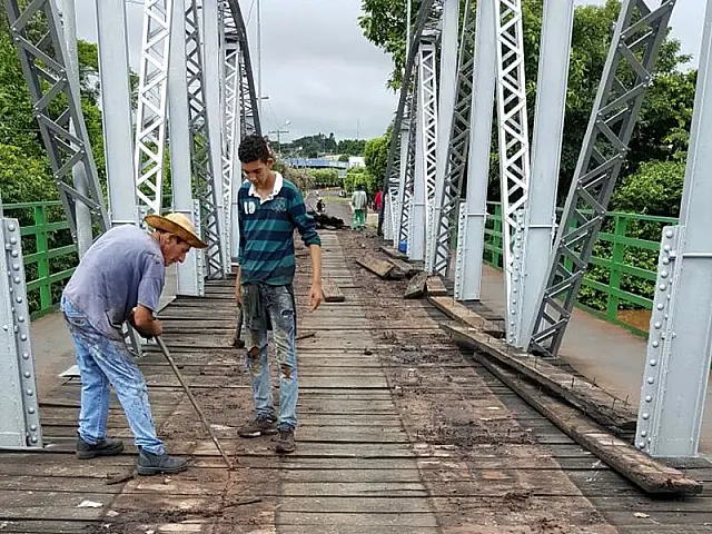 Ponte Velha é interditada para reparos
