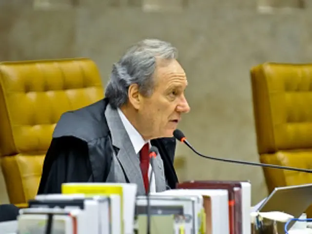 Lewandowski condena Roberto Jefferson por corrupção passiva