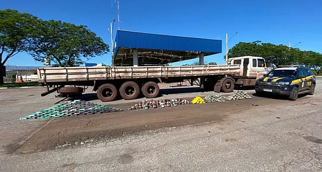 Carreta é apreendida com skunk, maconha e cocaína na BR-262 em Miranda