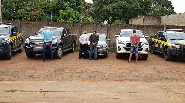 Preso em Anastácio, grupo receberia R$ 7,5 mil para levar veículos à fronteira
