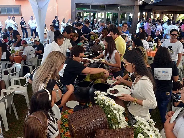 6ª Feijoada da Solidariedade ocorre amanhã no Restaurante Vitória