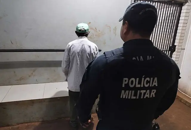 Homem é preso após oferecer dinheiro para fazer sexo com adolescente