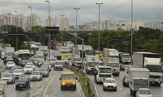 Hoje é o último dia para motoristas de vans, ônibus e caminhões realizarem o exame toxicológico