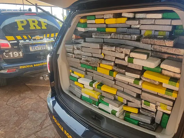 PRF faz apreensão de carga milionária de cocaína