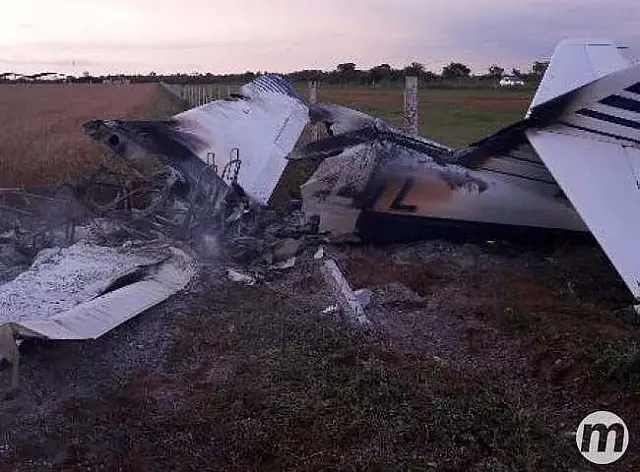 Aeronave cai e pega fogo após piloto perder controle da direção