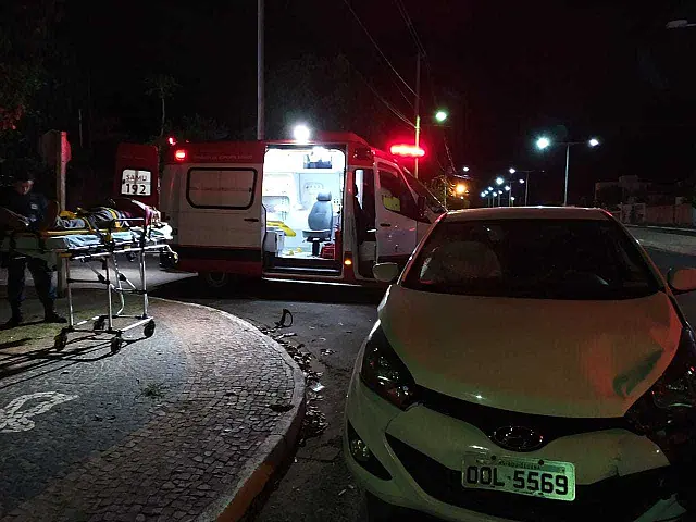 Anastácio: motorista de HB20 colide com motociclista, deixa veículo na rua e foge do local