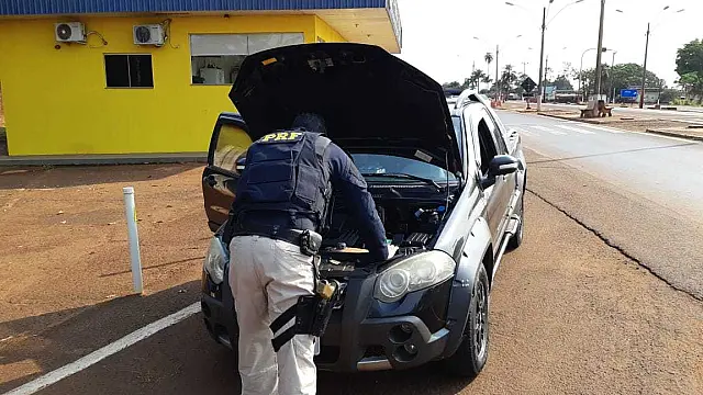 Veículo roubado há quase um ano em Minas Gerais é recuperado pela PRF