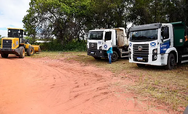 Estradas vicinais dos assentamentos Indaiás passam por manutenção