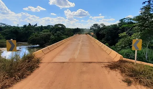 Ponte sobre o córrego da Figueira traz segurança a moradores da região do Mané Manco