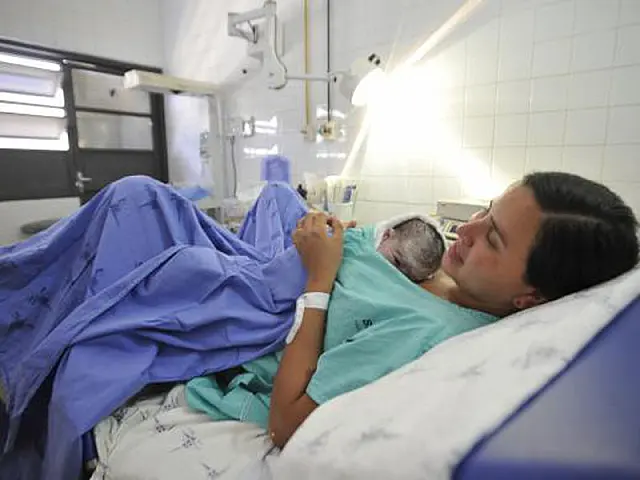 Mortalidade materna caiu para quase metade em 25 anos