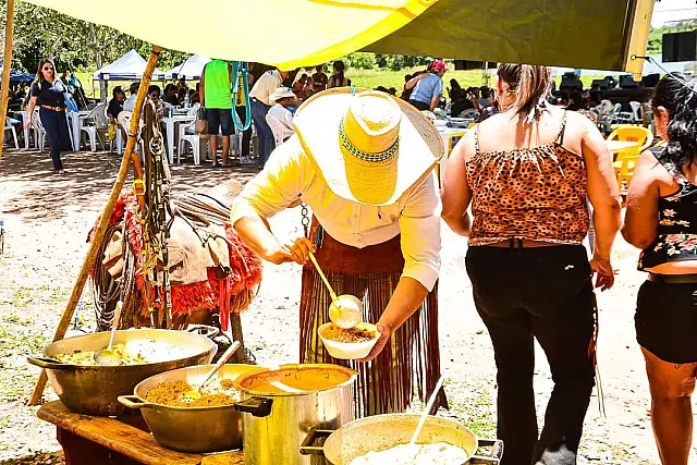 Fim de semana reúne lazer, baile carapé e culinária no 8º encontro de comitiva
