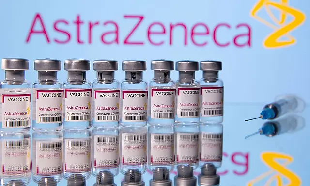 AstraZeneca: 3ª dose de vacina produz forte resposta imune, diz estudo