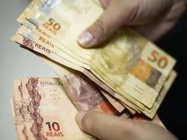 Homem esconde dinheiro na casa da mãe e tem R$ 5 mil furtados em Anastácio