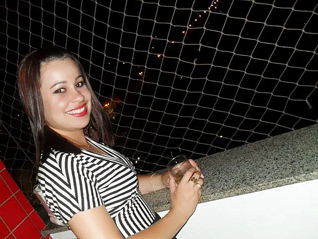 Corpo de estudante morta em assalto é sepultado em Miranda