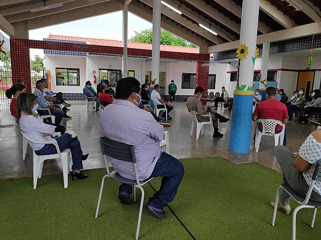 Coronavírus: Reunião discute abertura do comércio e uso obrigatório de máscaras