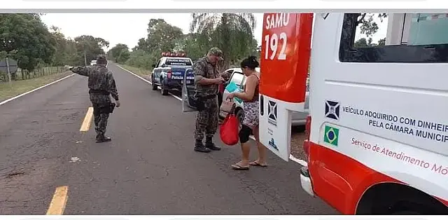 PMs auxiliam em socorro de mulher que deu à luz dentro de casa em Piraputanga