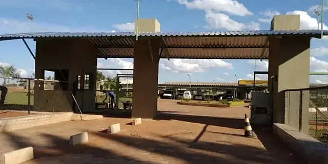 Detentos atacam policiais penais e fogem do presídio da Gameleira