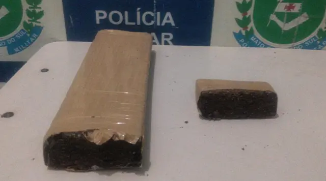 Morador no bairro Alto é flagrado com porções de maconha em carro
