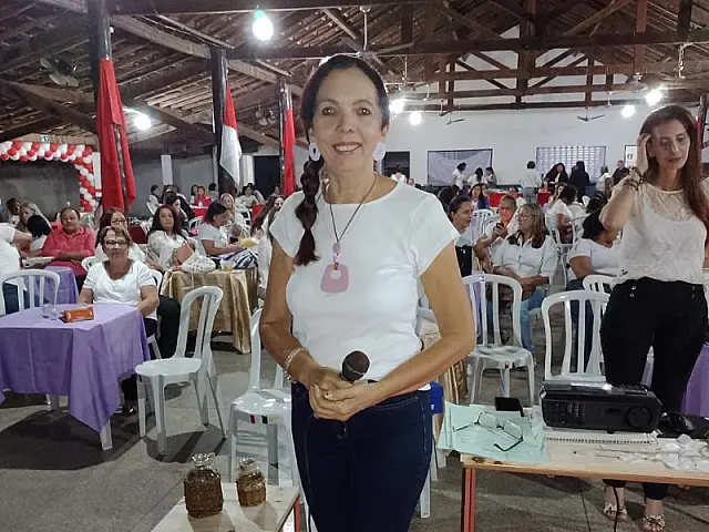Palestra Motivacional de Encorajamento às Mulheres reúne cerca de 400 mulheres
