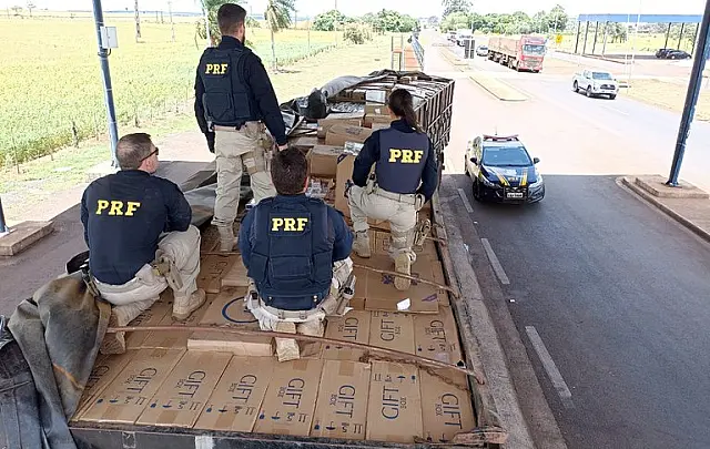 PRF apreende cigarros e agrotóxicos contrabandeados