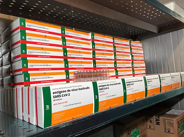 Ministério da Saúde assina contrato para a compra de mais 54 milhões de doses da Coronavac