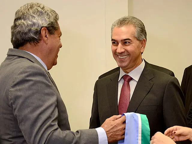 Reinaldo Azambuja é empossado Governador de MS
