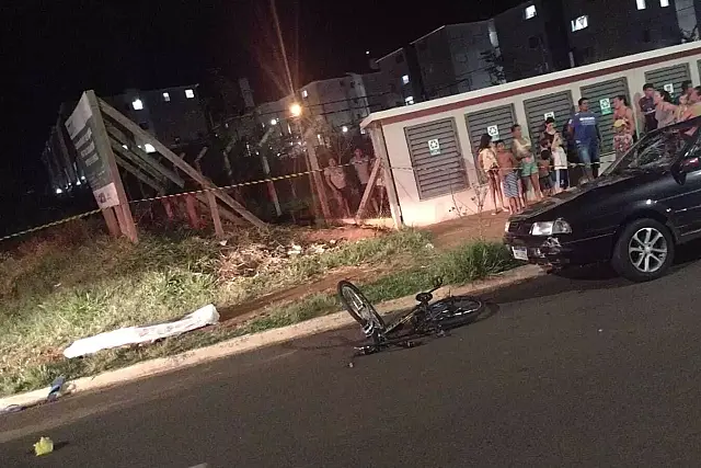 Motorista bêbado atropela e mata ciclista