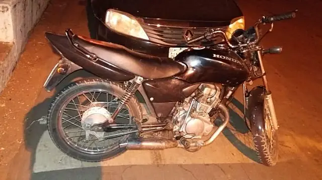 Motociclistas arrastam pneus na frente de PM e são presos na Pantaneta