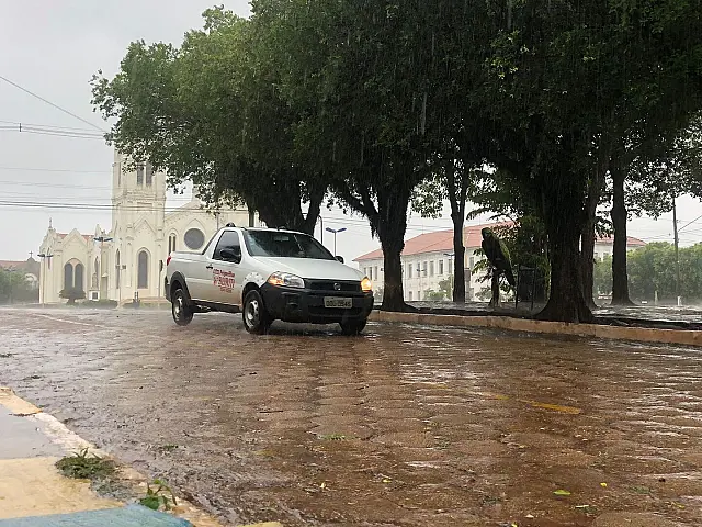 Aquidauana está em alerta para tempestade com rajadas de vento
