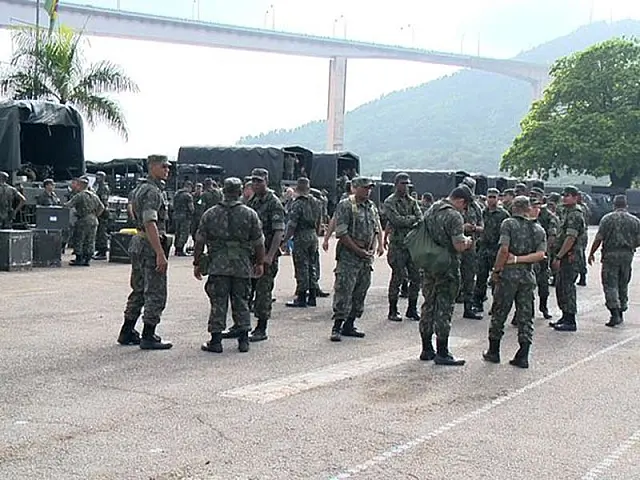 Exército chega ao ES para ajudar vítimas da chuva