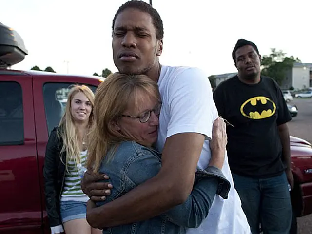 Jovem mata 12 na estreia de 'Batman' nos EUA, diz polícia