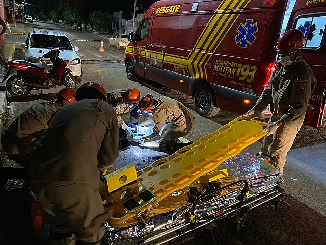 Motociclista fica ferido ao bater em carro na Centro de Aquidauana
