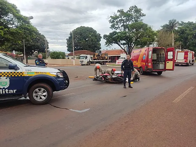 Acidente de trânsito deixa motociclista com ferimentos na face