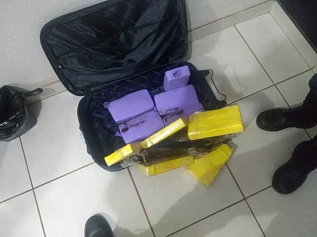 Motorista de aplicativo é solicitado para transportar mala com cocaína avalida em R$ 250 mil