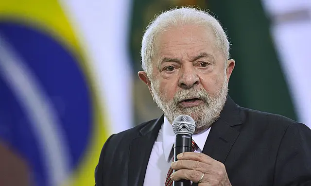 Lula diz que economia não cresceu e critica distribuição de dividendos da Petrobras
